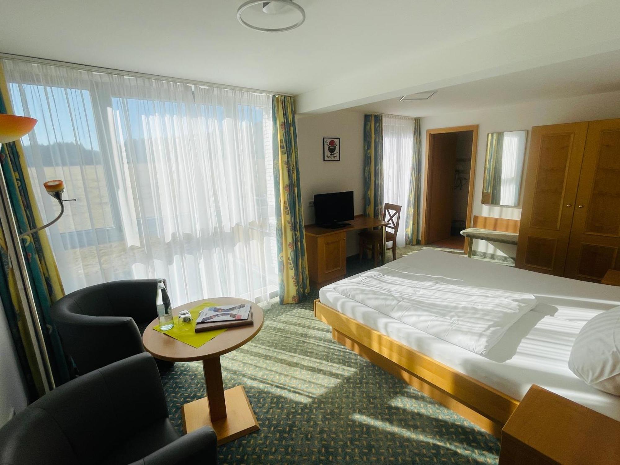 פרוידנשטאדט Landhotel Karin מראה חיצוני תמונה