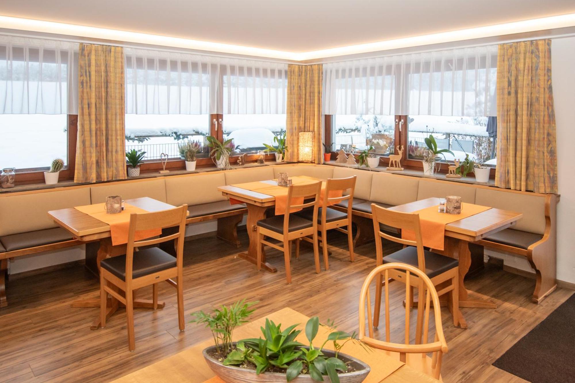 פרוידנשטאדט Landhotel Karin מראה חיצוני תמונה