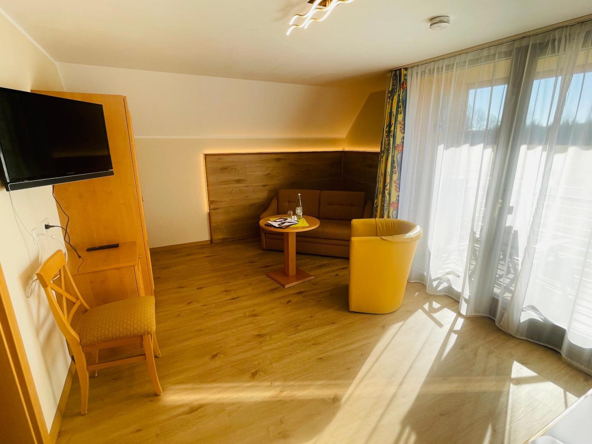 פרוידנשטאדט Landhotel Karin מראה חיצוני תמונה
