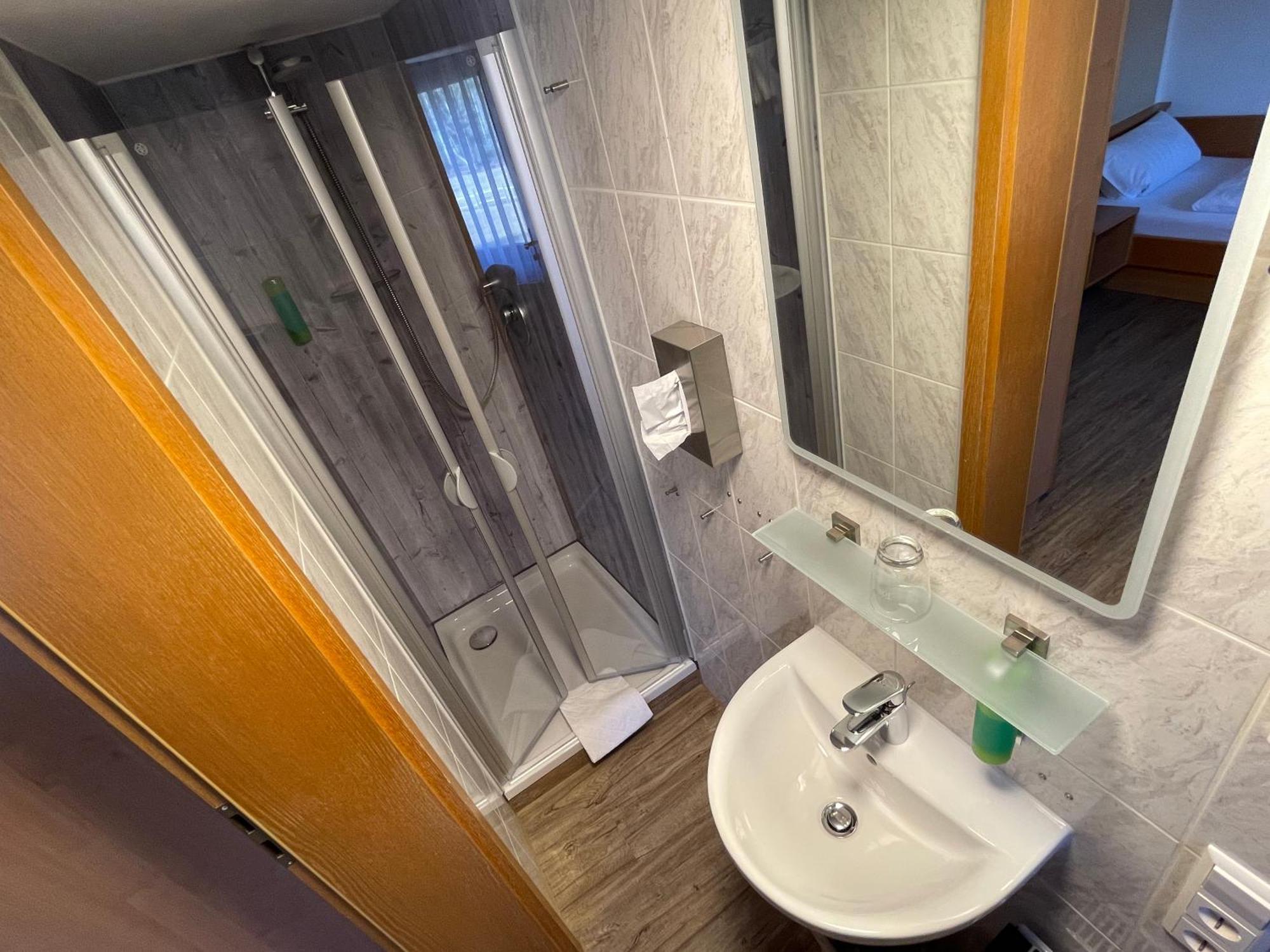 פרוידנשטאדט Landhotel Karin מראה חיצוני תמונה