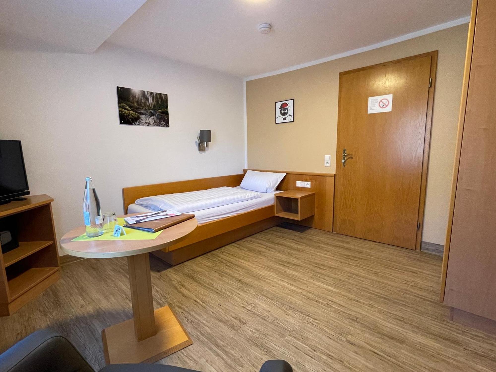 פרוידנשטאדט Landhotel Karin מראה חיצוני תמונה