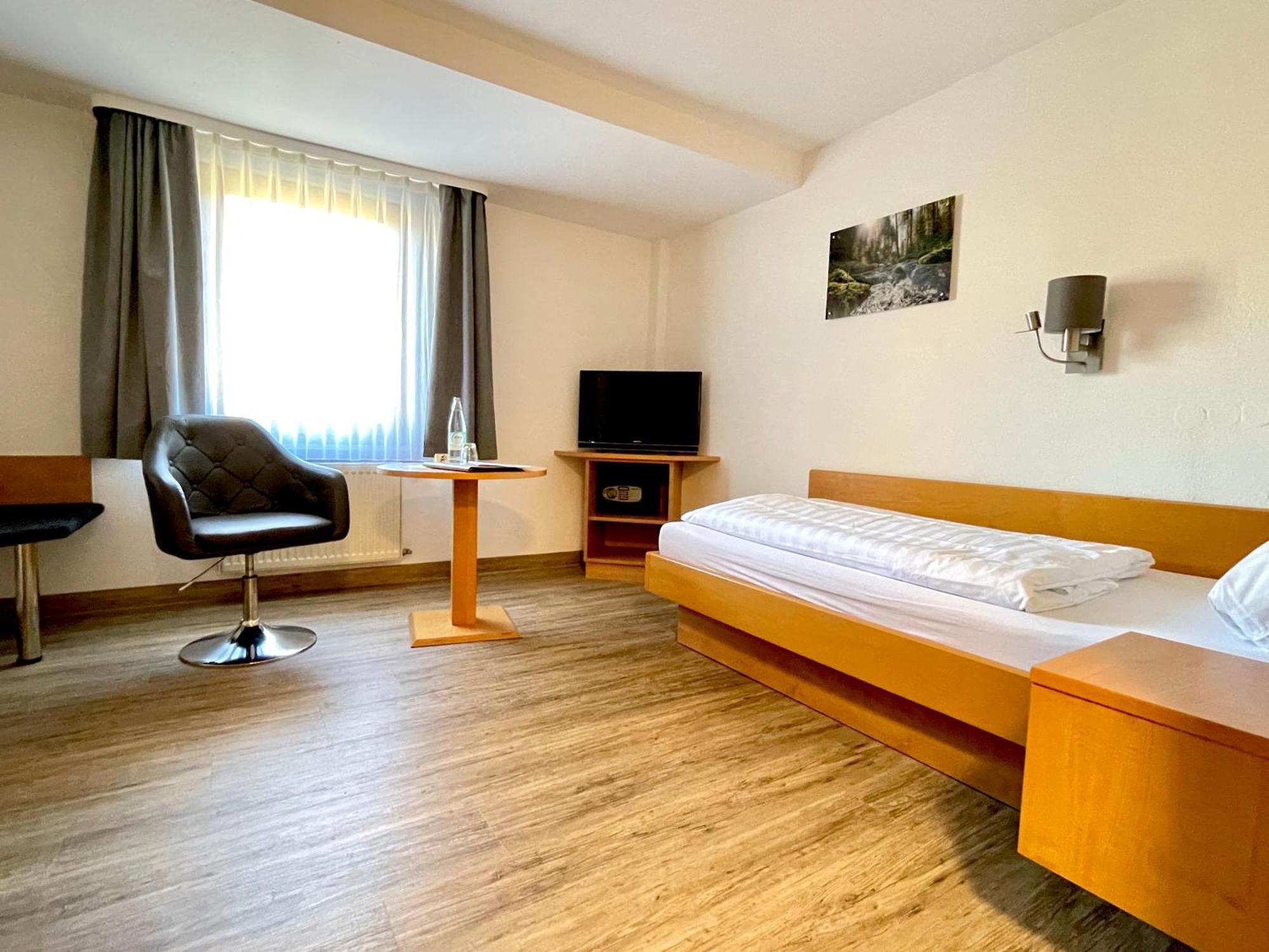 פרוידנשטאדט Landhotel Karin מראה חיצוני תמונה