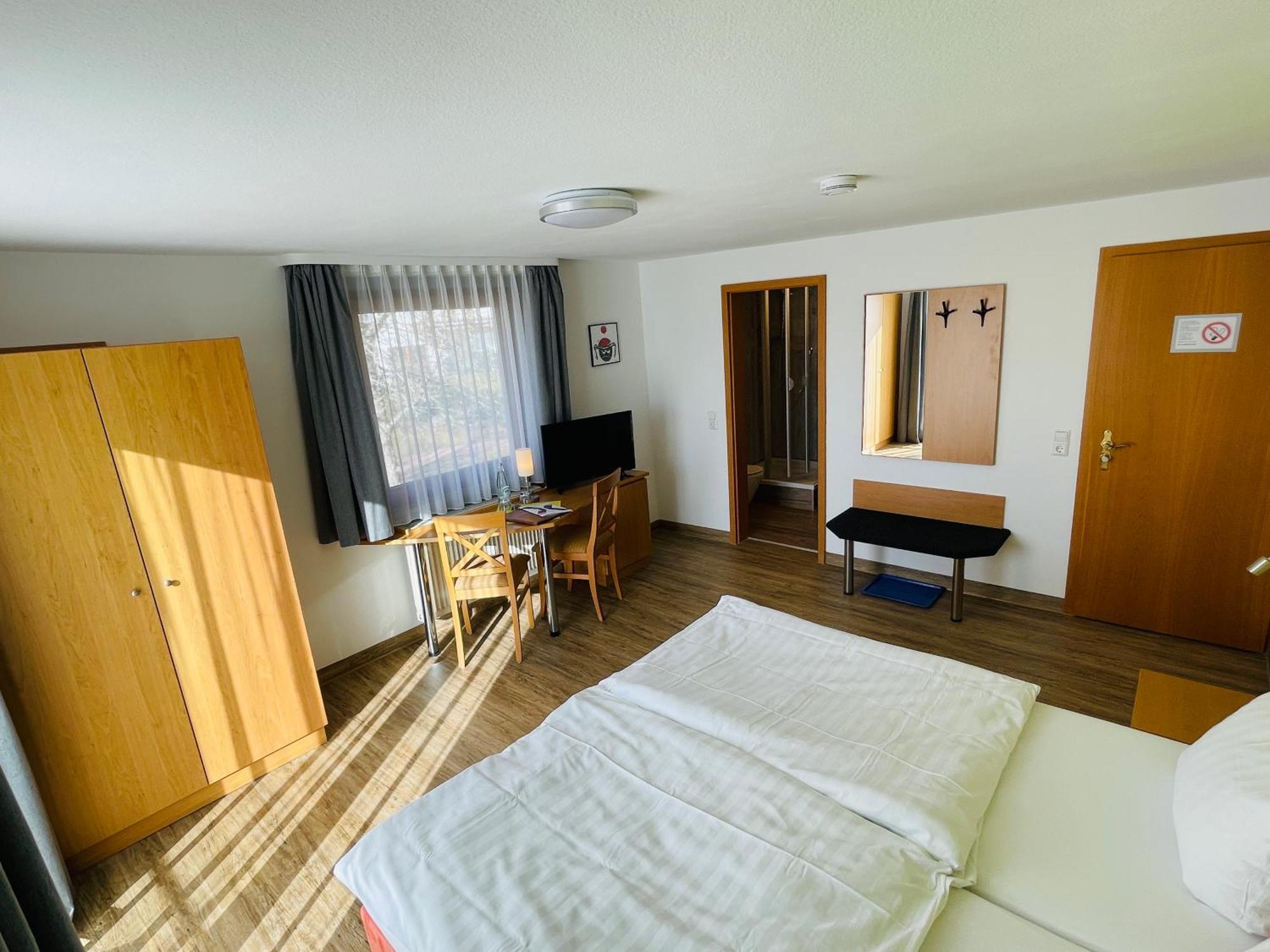 פרוידנשטאדט Landhotel Karin מראה חיצוני תמונה